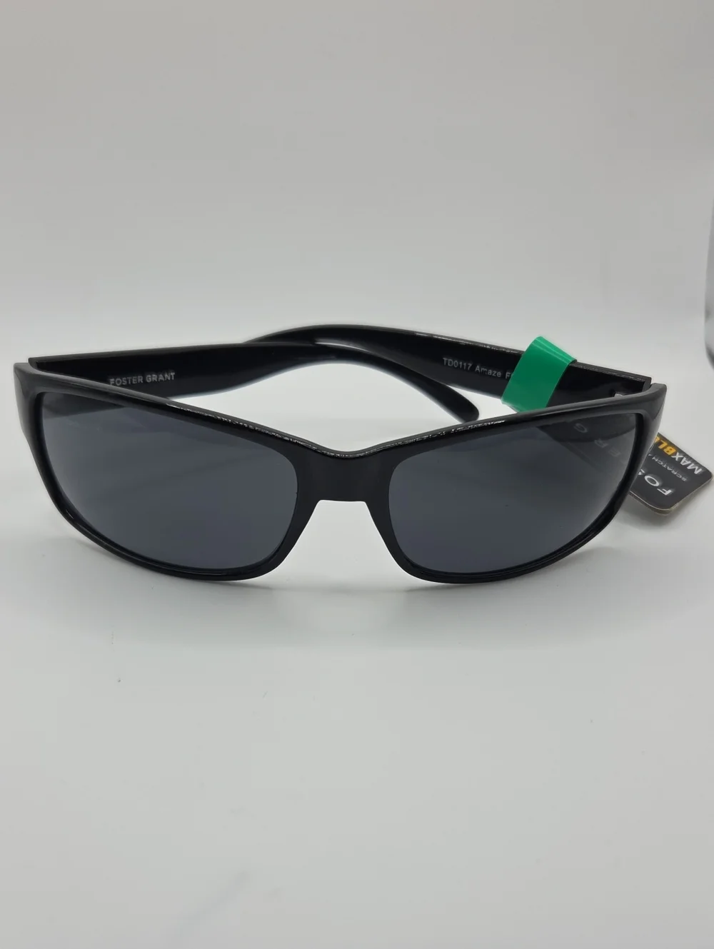 Foster Grant MaxBlock 100% UVA-UVB Lens Protection